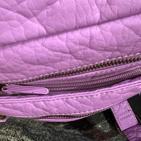 NWT Lilac Vegan Leather Crossbody Bag for Women - Picture 6 of 7